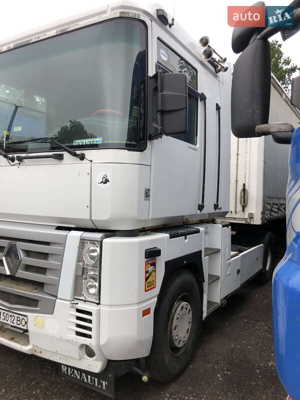Тягач Renault Magnum 2003 в 