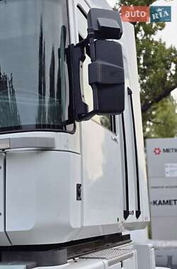 Тягач Renault Magnum 2013 в 