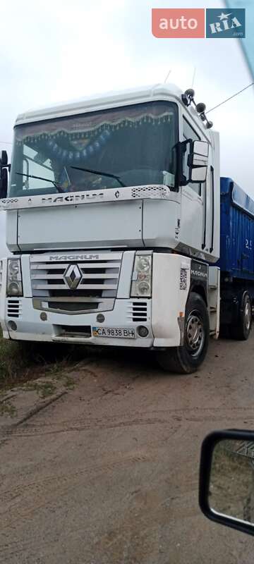 Тягач Renault Magnum 2005 в Катеринополе