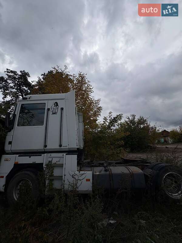 Зерновоз Renault Magnum 2004 в Первомайске