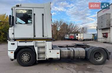 Тягач Renault Magnum 2004 в Чернігові