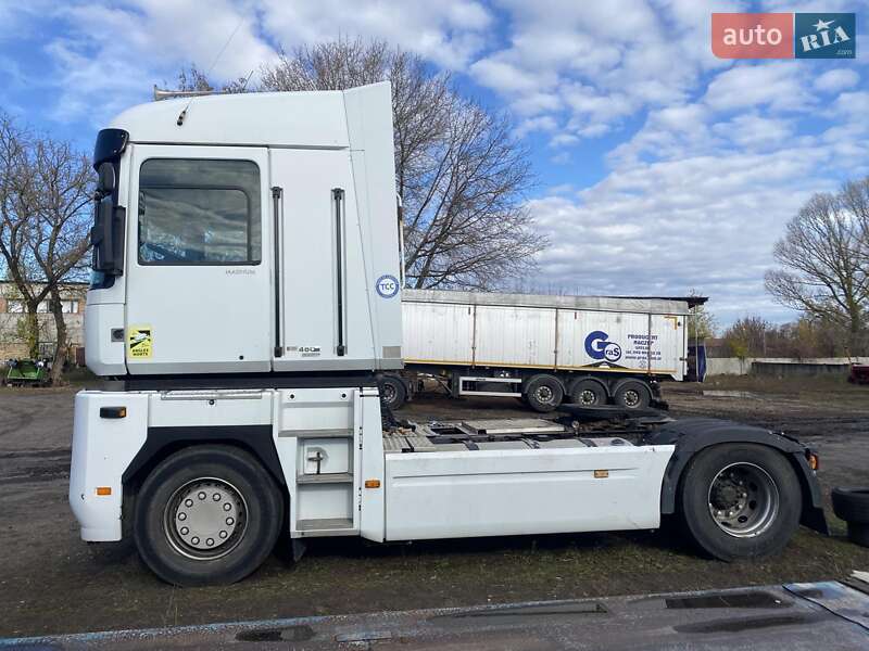 Тягач Renault Magnum 2010 в Переяславі