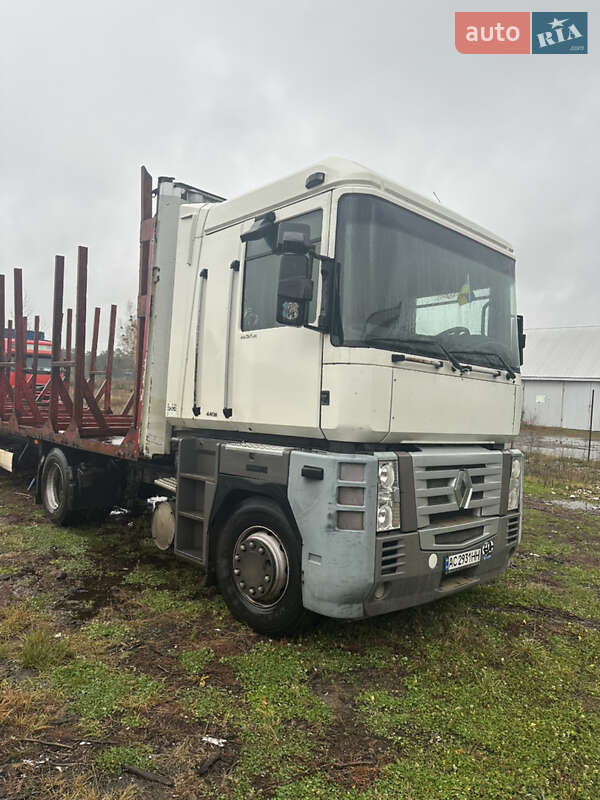 Тягач Renault Magnum 2005 в Сарнах