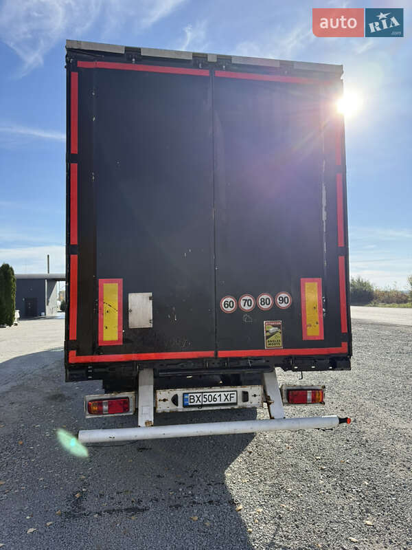 Вантажний фургон Renault Magnum 2005 в Хотині