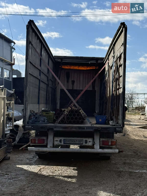 Вантажний фургон Renault Magnum 2005 в Хотині