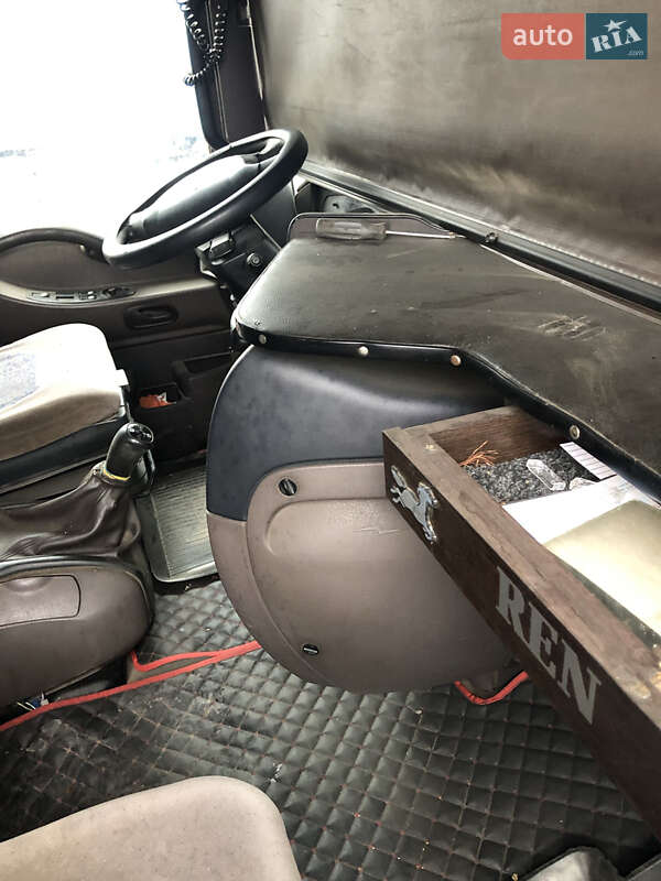 Контейнеровоз Renault Magnum 2006 в Очакове