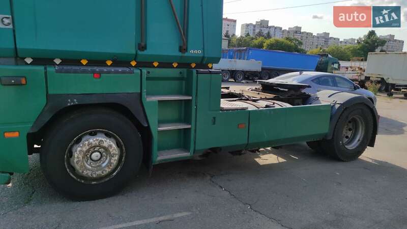 Тягач Renault Magnum 2004 в Киеве