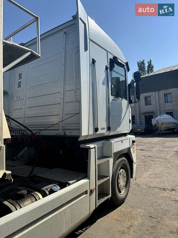 Самоскид Renault Magnum 2012 в Миколаєві