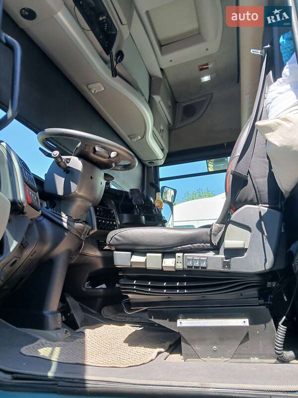 Тягач Renault Magnum 2012 в Вигоді