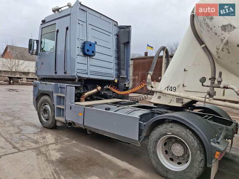 Тягач Renault Magnum 2002 в Кам'янець-Подільському