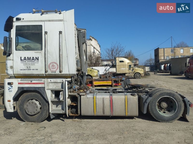 Тягач Renault Magnum 2006 в Одессе