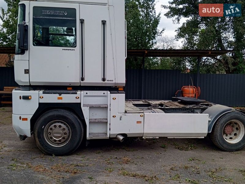 Тягач Renault Magnum 2004 в Рокитном