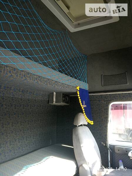 Тентований Renault Manager 1995 в Кельменцях