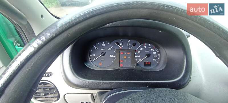 Вантажний фургон Renault Mascott 2002 в Житомирі