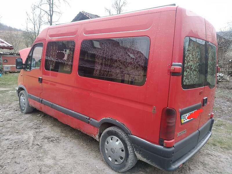 Вантажопасажирський фургон Renault Master 2000 в Львові