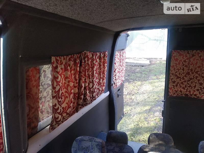 Вантажопасажирський фургон Renault Master 2000 в Львові