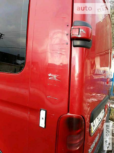 Вантажопасажирський фургон Renault Master 1999 в Чернівцях