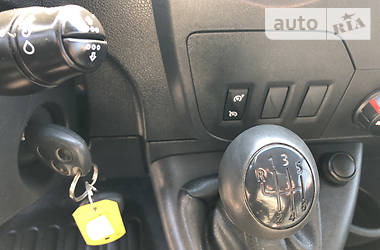 Вантажопасажирський фургон Renault Master 2015 в 