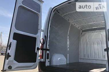 Вантажопасажирський фургон Renault Master 2015 в 
