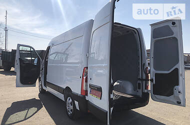 Вантажопасажирський фургон Renault Master 2015 в 