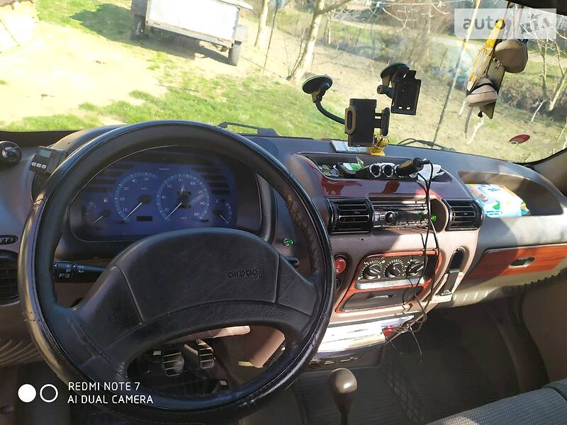 Вантажопасажирський фургон Renault Master 1999 в Чернівцях