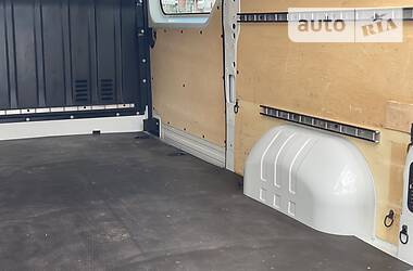 Вантажопасажирський фургон Renault Master 2016 в 