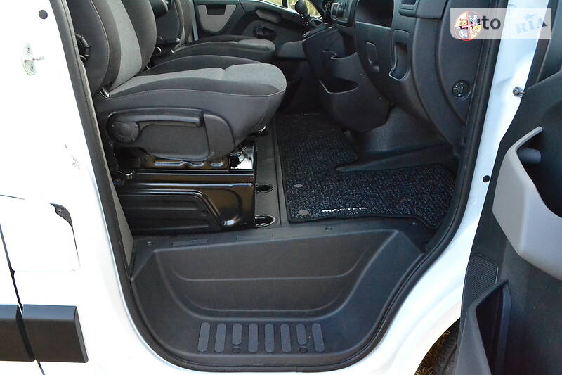 Вантажопасажирський фургон Renault Master 2015 в Броварах фото 46 Вантажопасажирський фургон Renault Master 2015 в Броварах