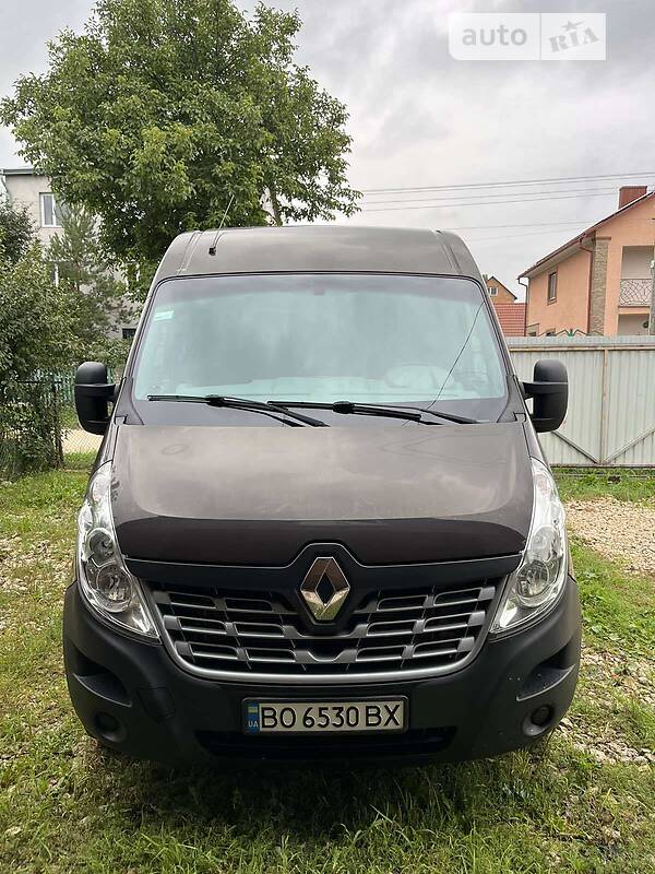 Вантажний фургон Renault Master 2015 в Тернополі