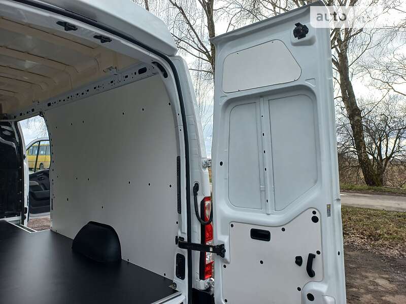Грузовой фургон Renault Master 2018 в Дубно