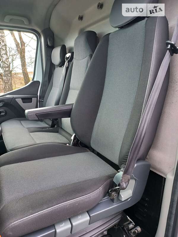 Грузовой фургон Renault Master 2018 в Дубно