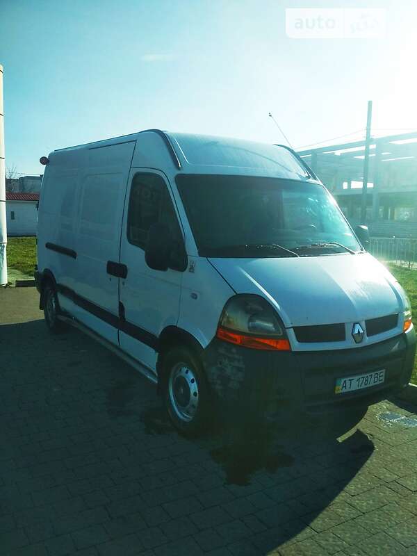 Вантажний фургон Renault Master 2004 в Калуші