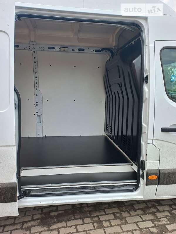 Грузовой фургон Renault Master 2018 в Дубно