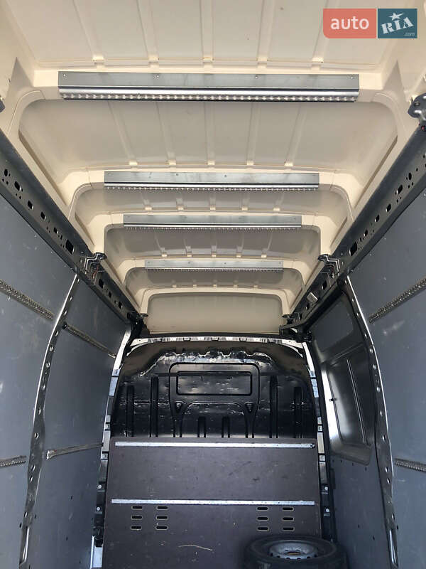 Мікроавтобус Renault Master 2016 в Чернігові