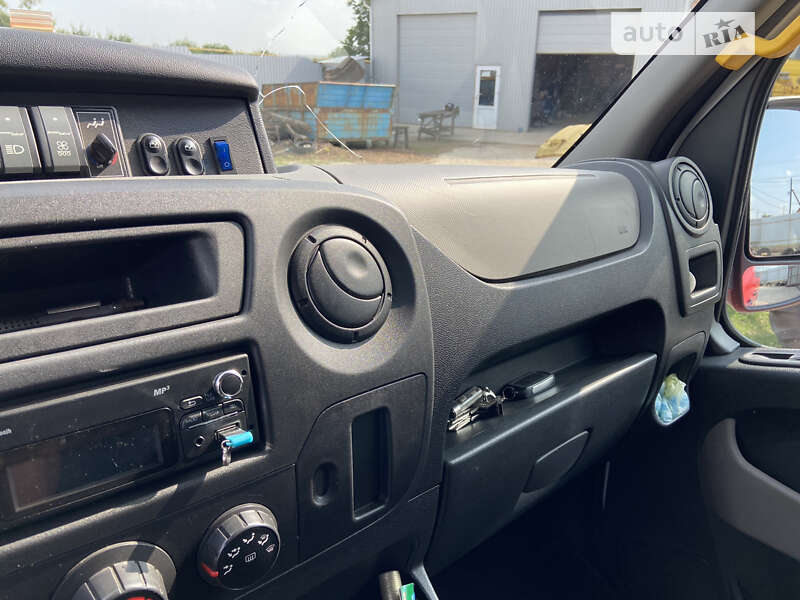 Городской автобус Renault Master 2017 в Днепре