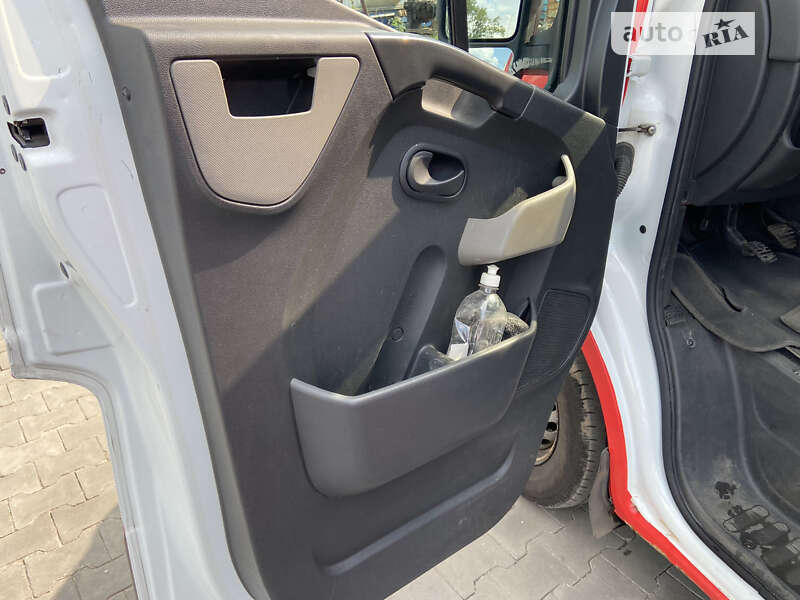 Городской автобус Renault Master 2017 в Днепре