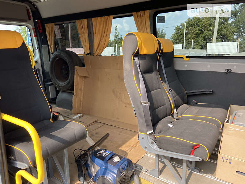 Городской автобус Renault Master 2017 в Днепре