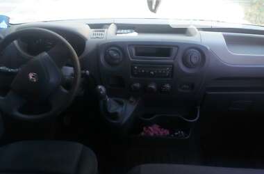Грузовой фургон Renault Master 2011 в 