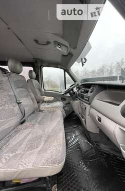 Грузопассажирский фургон Renault Master 2005 в 