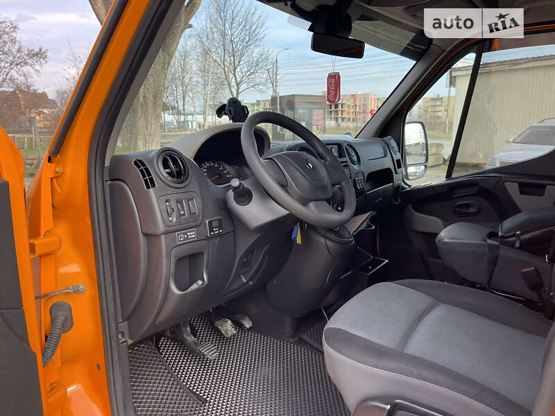Автовоз Renault Master 2016 в Чернівцях