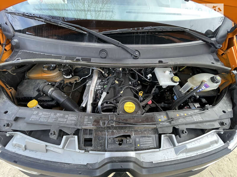 Автовоз Renault Master 2016 в Чернівцях