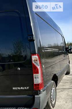 Грузовой фургон Renault Master 2015 в Золочеве