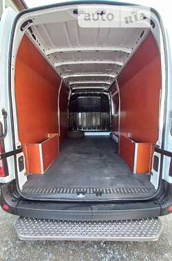 Вантажний фургон Renault Master 2018 в 