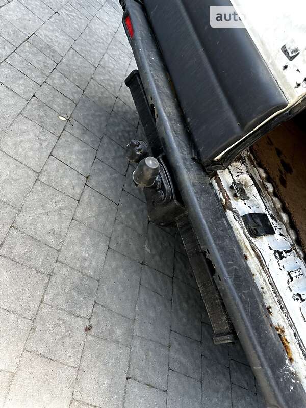 Вантажний фургон Renault Master 2005 в Львові