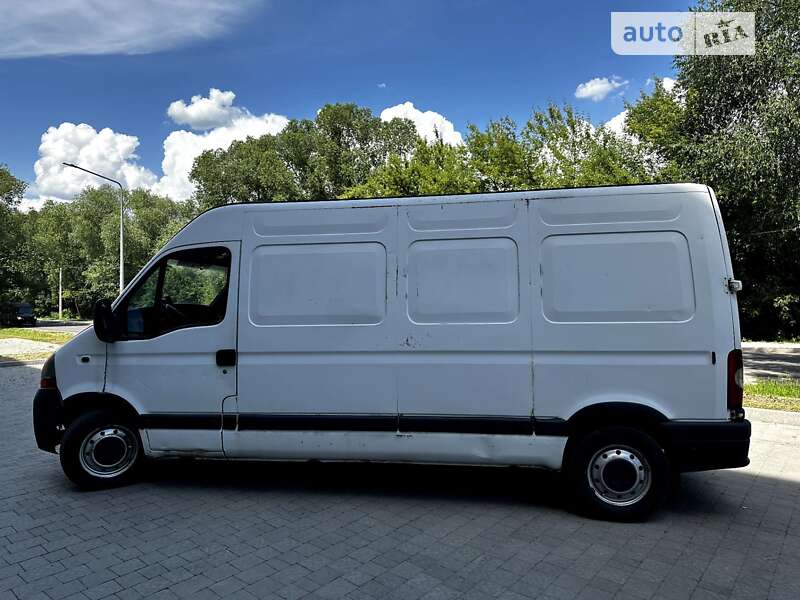 Вантажний фургон Renault Master 2005 в Львові