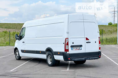 Вантажний фургон Renault Master 2015 в Рівному