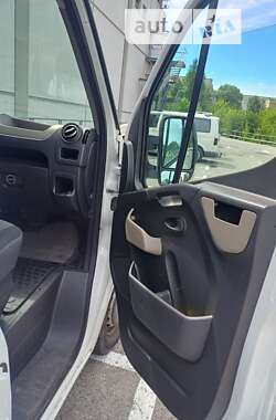 Грузовой фургон Renault Master 2017 в 