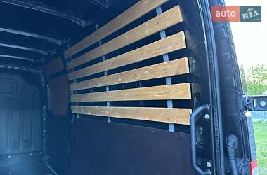 Вантажний фургон Renault Master 2020 в Рівному