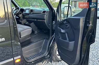 Вантажний фургон Renault Master 2020 в Рівному