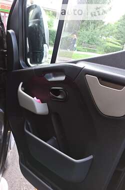 Грузовой фургон Renault Master 2012 в Львове