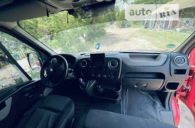 Грузовой фургон Renault Master 2015 в 
